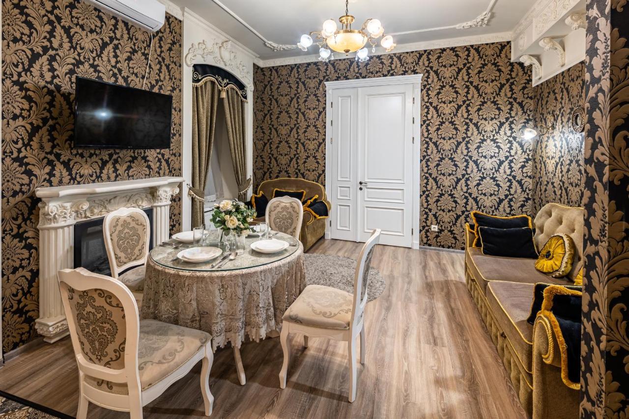Classic Royal Central Apartment. Balcony And A/C Lviv Exterior photo